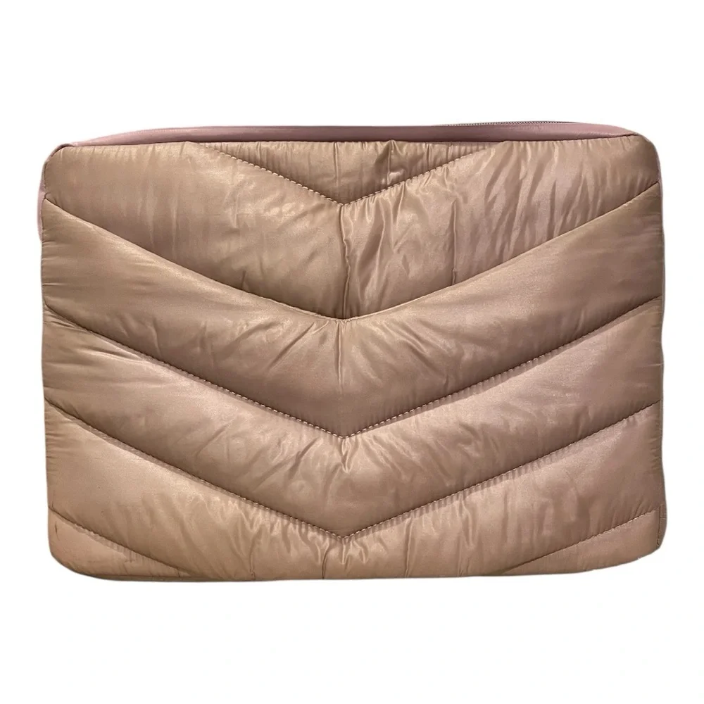 Caraa x Athleta Quilted Tech Pouch